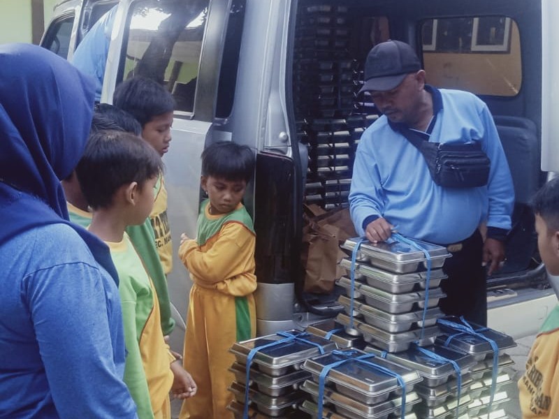 PELAKSANAAN PROGRAM MBG (MAKANAN BERGIZI GRATIS)