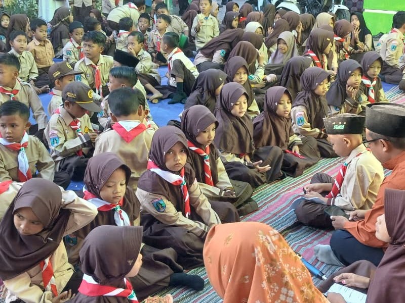 Tetap Khidmat di Tengah Keterbatasan: Istighosah Jumat SDN 2 Tribungan Berlangsung Penuh Keberkahan
